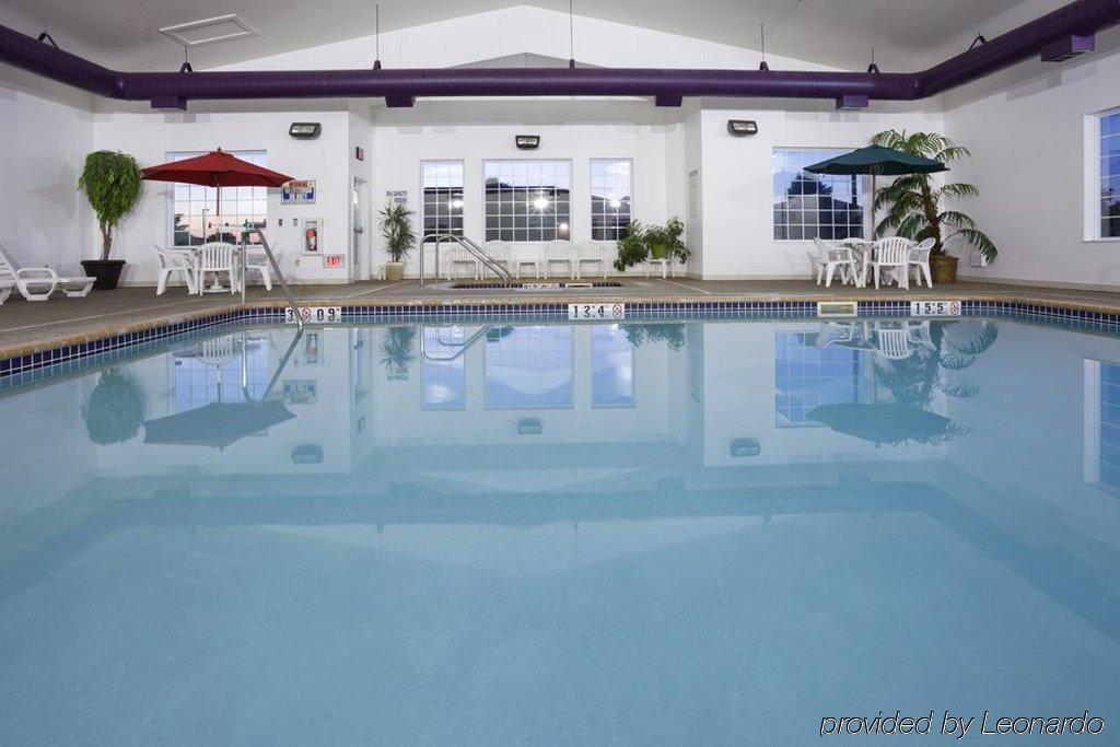 Crossings By Grandstay Inn & Suites Becker Εξωτερικό φωτογραφία