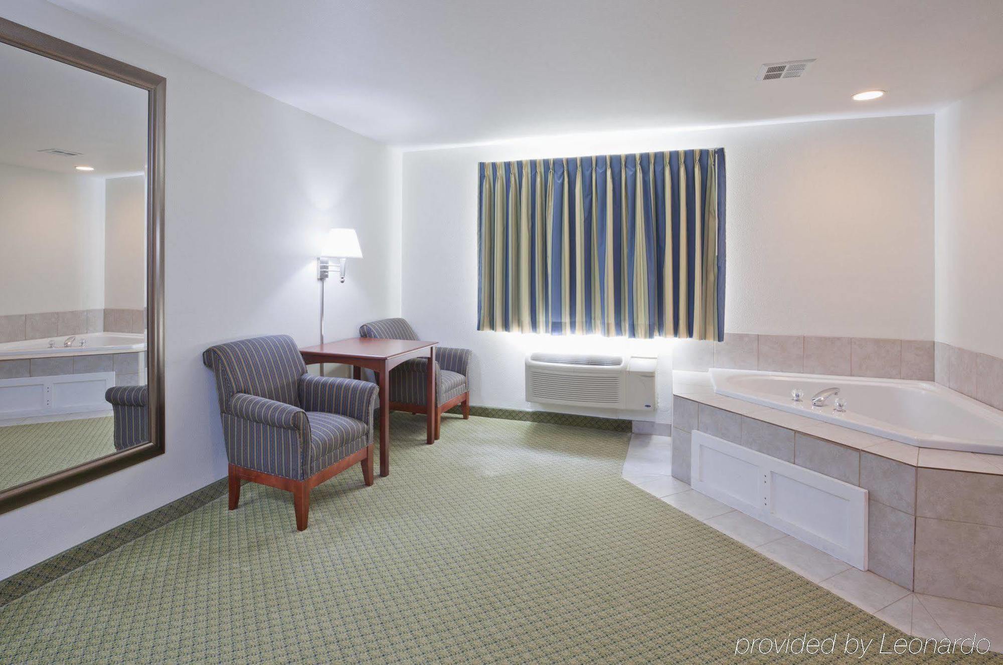 Crossings By Grandstay Inn & Suites Becker Εξωτερικό φωτογραφία